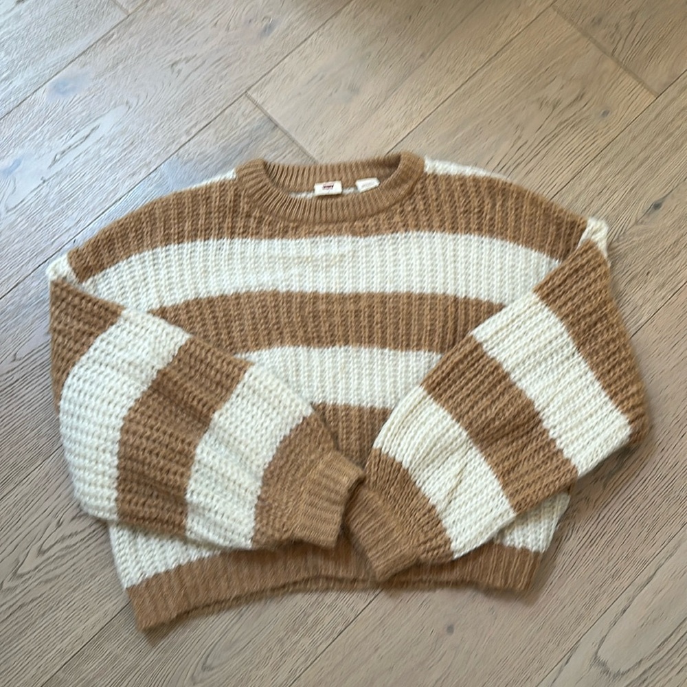 Cute cosy trendy levis stripe sweater